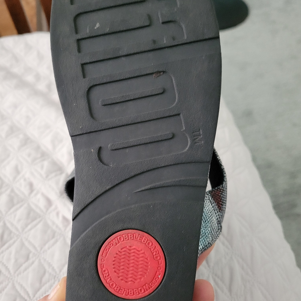 Sandals - Picture 2 of 3